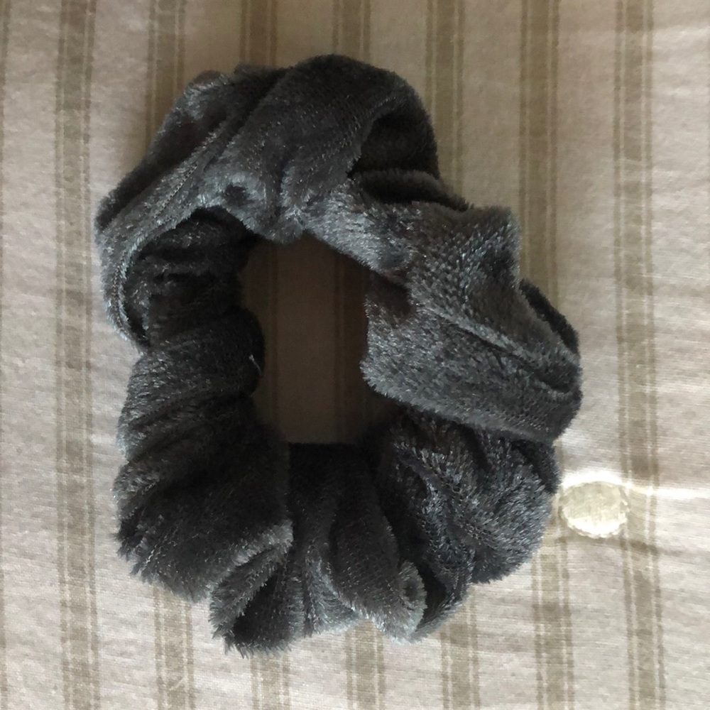 dark gray scrunchie